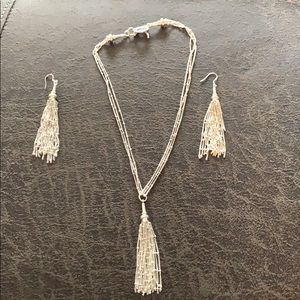 Drop earrings and necklace set